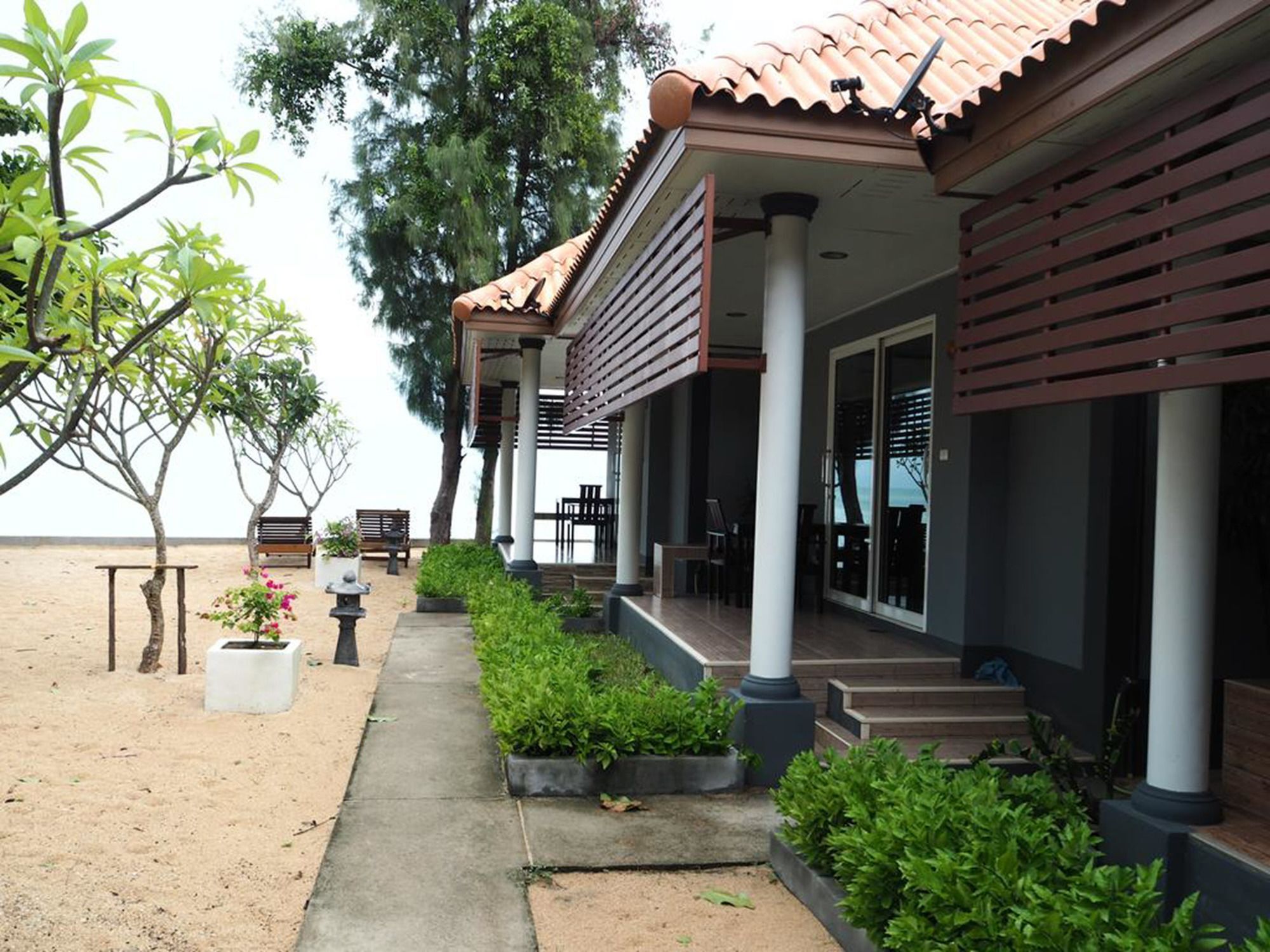Maenam Villa Hotel Mae Nam Exterior photo